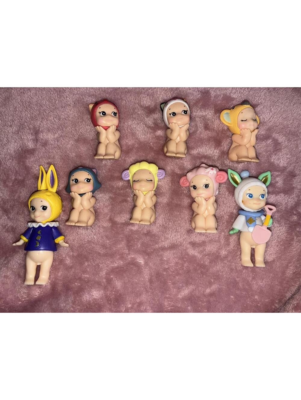 Lot of 8  Angel Style Mini Figures - Hippers Replicas